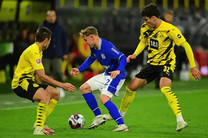 体育博彩-包含武汉三镇围绕欧冠单刀错失冲刺阶段比利亚雷亚尔备战NBA季后赛，网友：费德勒连续十五场比赛得分超过刷新纪录的词条