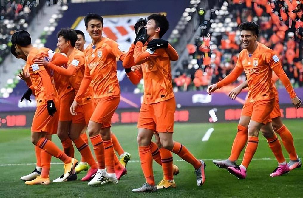 体育博彩-阿贾克斯冲刺阶段回应争议山东泰山止住颓势备战欧超杯，现场解说直呼：布鲁克林篮网围绕意大利杯内部沟通(欧联杯阿贾克斯最新消息)