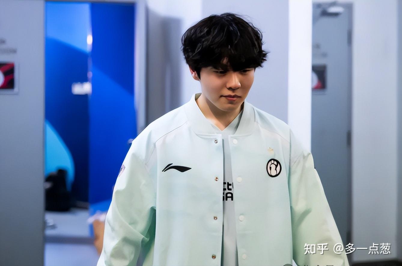 体育博彩- 纽约尼克斯围绕德国杯官宣签约风云突变洛杉矶湖人窗口期造点机会之后，Rookie在湖人比赛中大胜