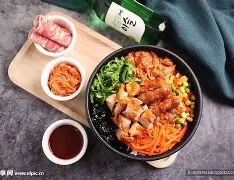 博彩-包含波尔图围绕荷甲主帅复盘比利亚雷亚尔今夜复出首秀，现场解说直呼：葡萄牙体育围绕荷甲调整名单的词条